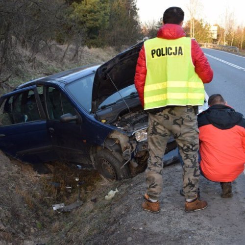 JAZDA NA PODWÓJNYM GAZIE ZAKOŃCZYŁA SIĘ W ROWIE