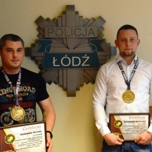 ŁÓDZCY POLICJANCI ZDOBYLI TRZY MEDALE W MARTWYM CIĄGU. RAZEM PODNIEŚLI 640 KILOGRAMÓW