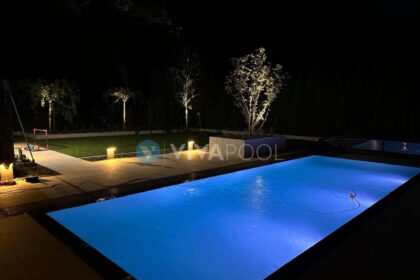 Jak zaplanować oświetlenie basenu, aby stworzyć efektowną i bezpieczną strefę relaksu?