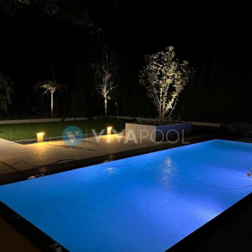 Jak zaplanować oświetlenie basenu, aby stworzyć efektowną i bezpieczną strefę relaksu?